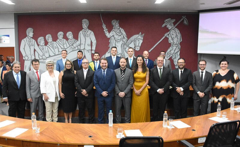 https://www.auonline.com.br/upload/noticias/2025/01/md_d5cd21e0235213b00fafededad8694a1.jpg