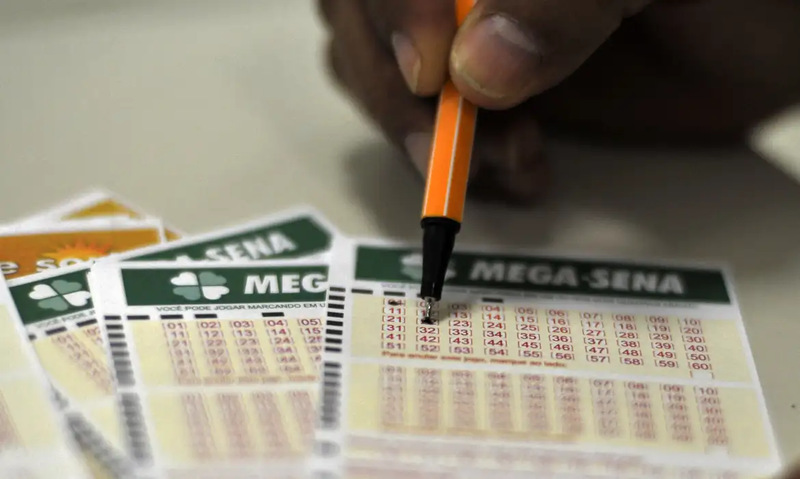 Mega-Sena acumula e prêmio atinge R$ 14,5 milhões