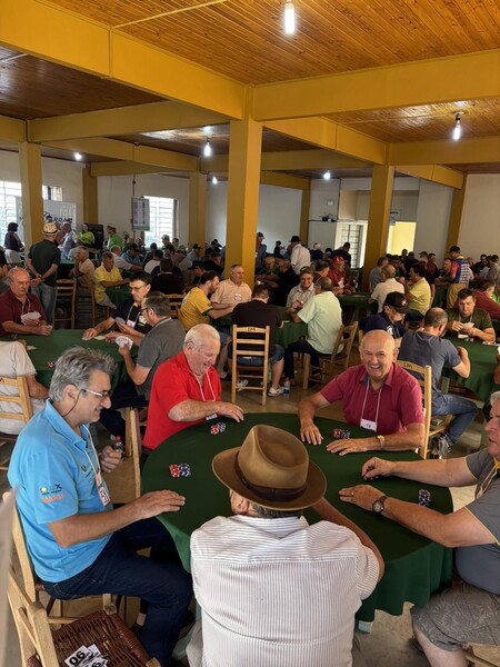 Campeonatos Municipal e Regional de Quatrilho reúne competidores em Barra do Rio Azul
