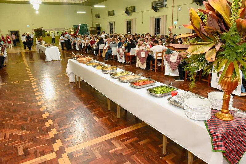 Jantar marca cultura italiana em Severiano de Almeida