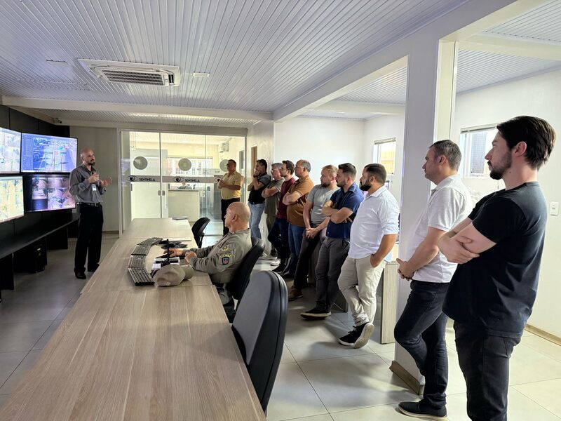 Entre Rios do Sul busca tecnologia em segurança com visita a Erechim