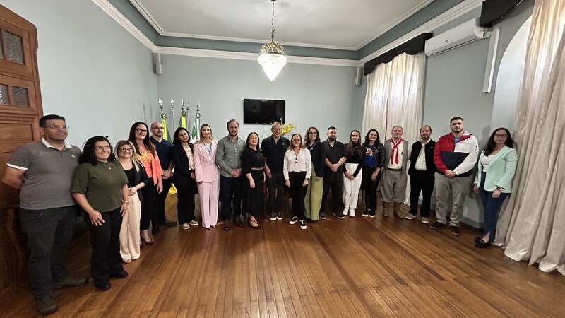 https://www.auonline.com.br/upload/noticias/2025/04/md_20e82a8782940c9c8aff2126119fc0ea.jpg