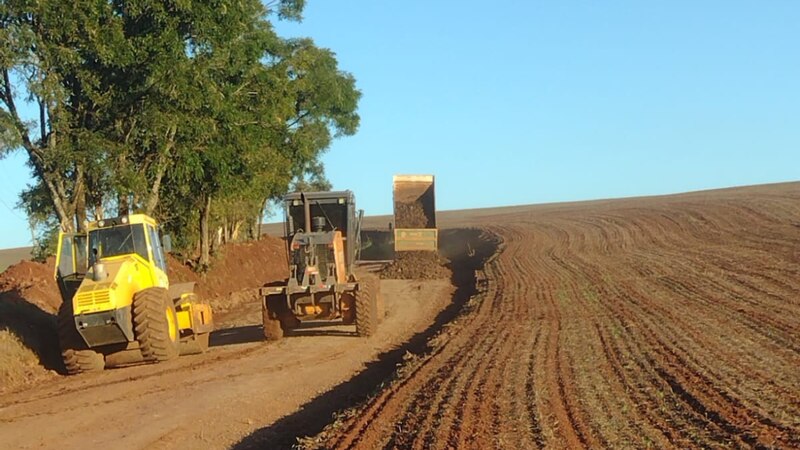 Secretaria de Obras realiza melhorias em rodovias e acessos no interior de Entre Rios do Sul