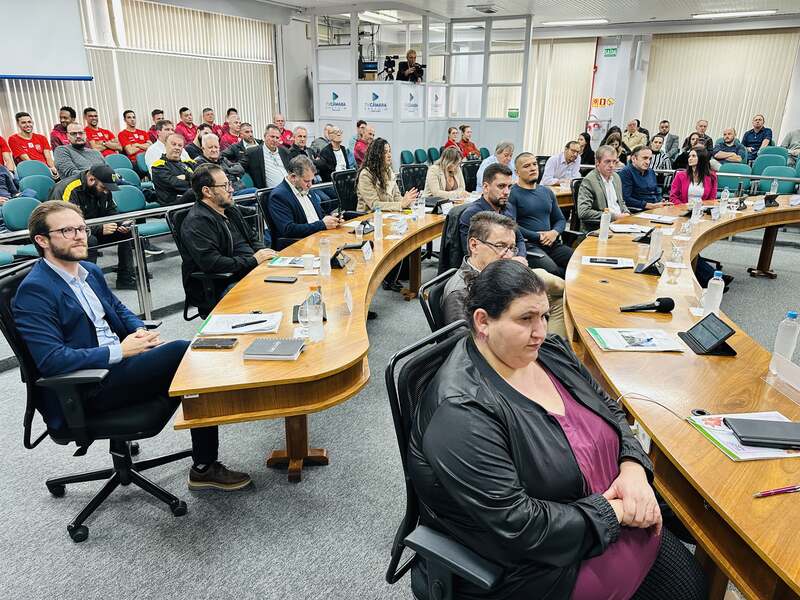 https://www.auonline.com.br/upload/noticias/2025/04/md_5485fbd3a1e5d14471d188a996ac94e0.jpg