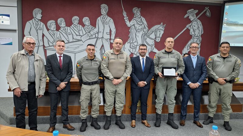 Brigada Militar recebe homenagem na Câmara de Vereadores de Erechim
