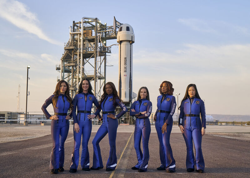 Blue Origin completa voo que levou seis mulheres ao espaço 