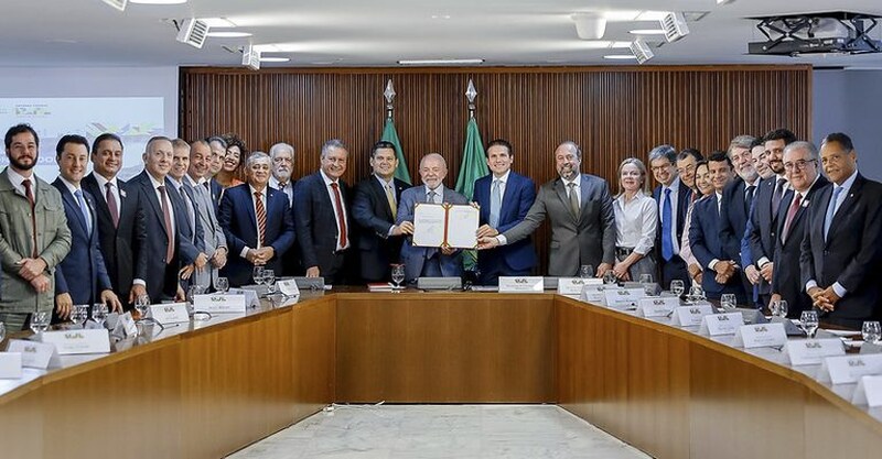 https://www.auonline.com.br/upload/noticias/2025/05/md_29736cdf0dc5443f65a8eaf3c3a64efe.jpg