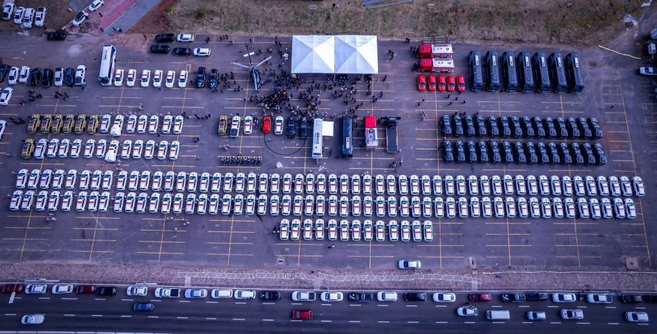 Governo entrega 280 viaturas, helicóptero, armamentos e equipamentos para as forças de segurança