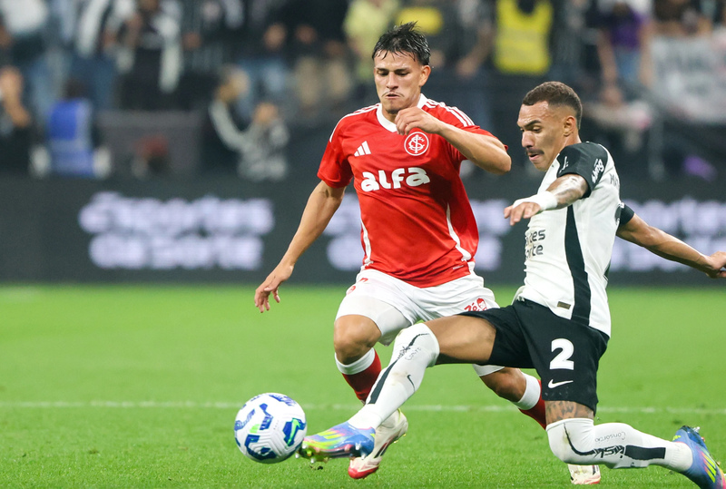 Fora de casa, Inter perde de 4 a 2 para o Corinthians pelo Campeonato Brasileiro