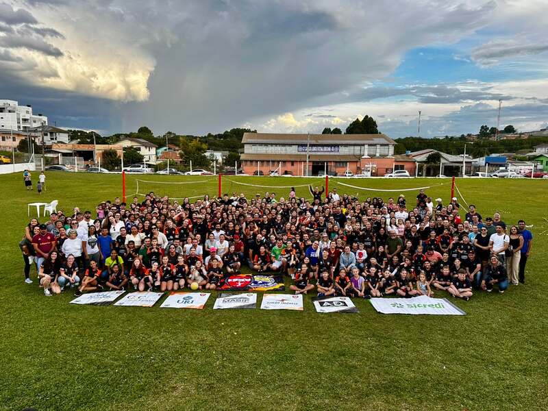 Energia, integração e aprendizado marcam o 12° Torneio de Mini Vôlei da AEV