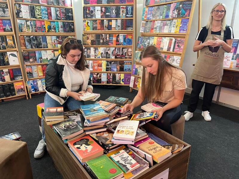 Dez livreiros participam da 26ª Feira do Livro e promovem diversidade literária