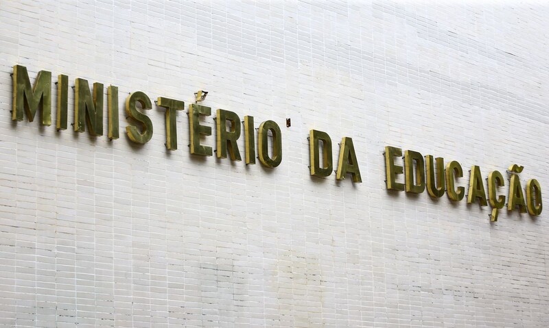 https://www.auonline.com.br/upload/noticias/2025/06/md_7cfa966c13b25545cd012d45bad7742f.jpg