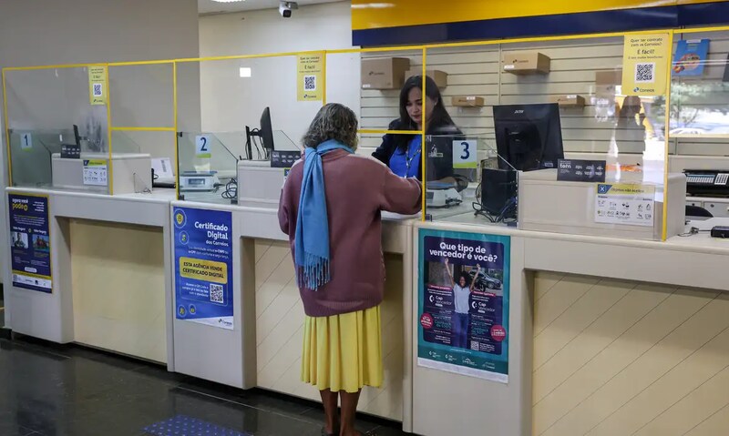 Correios já atenderam 1,3 milhão de aposentados sobre descontos indevidos no INSS