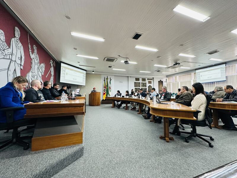 Câmara aprova doação de móveis escolares à Igreja Assembleia de Deus de Erechim