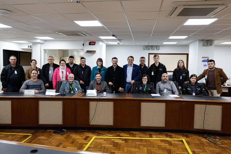 https://www.auonline.com.br/upload/noticias/2025/06/md_e56f9bce8747075dbf6dc3bb65ddd199.jpg