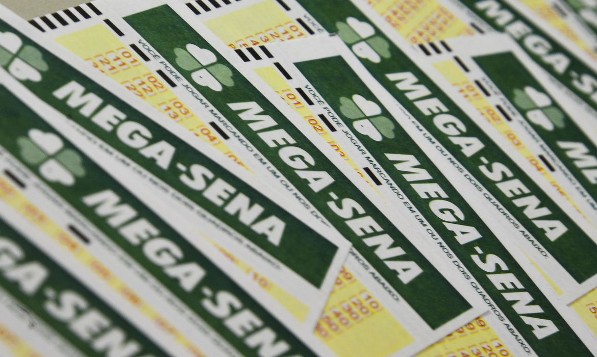 Mega-Sena acumula e próximo prêmio pode chegar a R$ 51 milhões