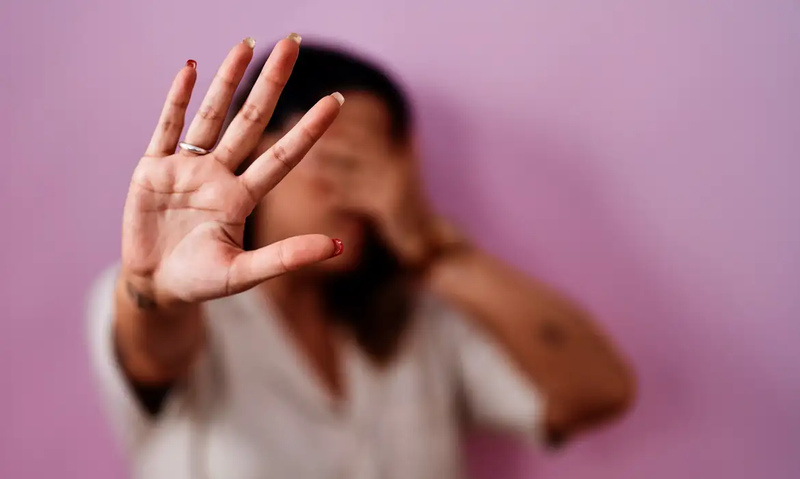 Nova lei elimina atenuantes e reduz prescrição para crimes sexuais contra mulheres