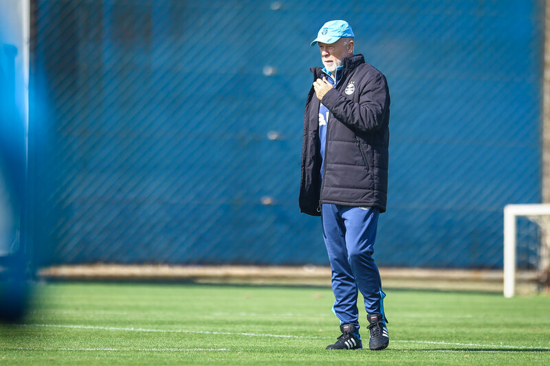 Grêmio enfrenta São José na final da Recopa Gaúcha nesta terça