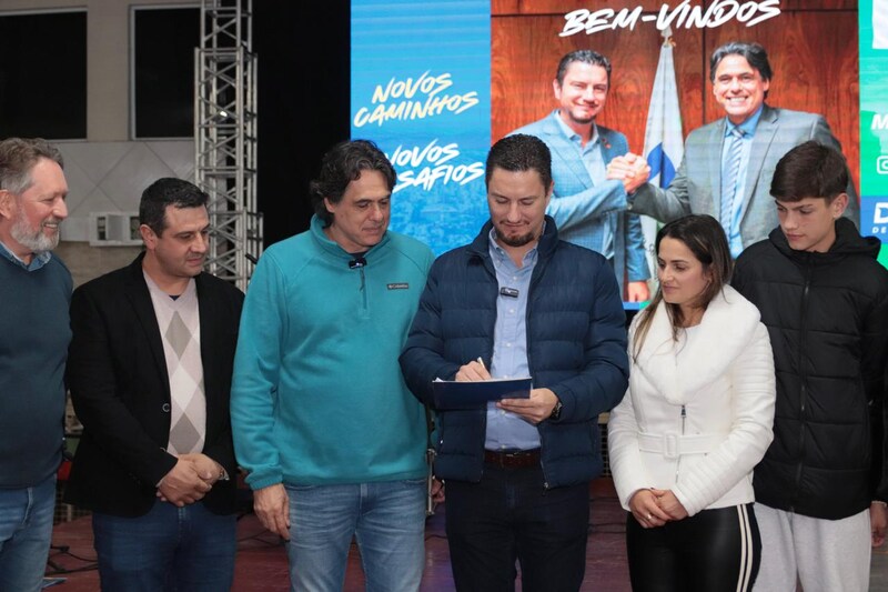 Mais de 400 pessoas prestigiam o ato filiação de Marcelo Arruda ao PSD