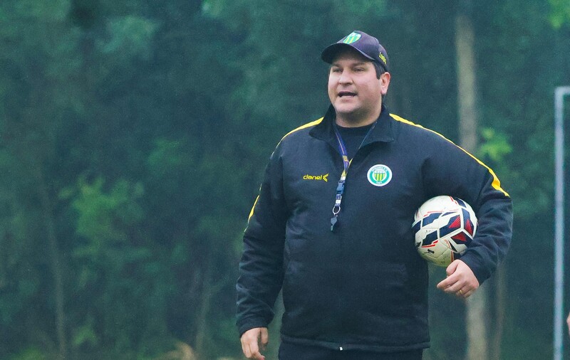 Ypiranga anuncia saída do técnico Matheus Costa e de seu auxiliar Leandro Nieheus