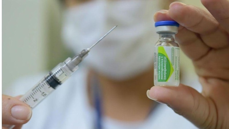 Vacinação contra meningite tem nova dose de reforço para crianças a partir de 2025