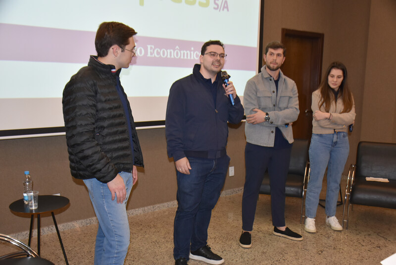 https://www.auonline.com.br/upload/noticias/2025/07/md_79cd33ab37ccded3e1b92b9eadd82404.jpg