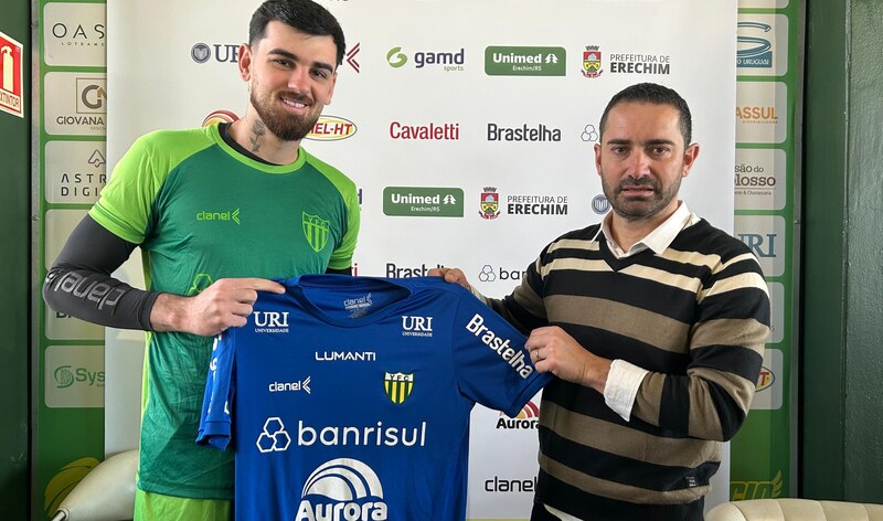 Ypiranga apresenta goleiro Thiago Gonçalves como reforço para a Série C