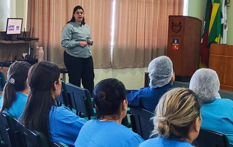 FHSTE promove treinamento sobre uso seguro de medicamentos para profissionais da assistência