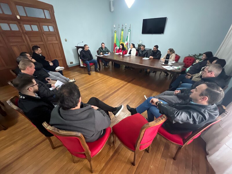https://www.auonline.com.br/upload/noticias/2025/08/md_7b97fc393676e1eea55f1a10feb69f2b.jpg