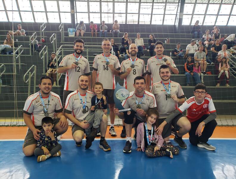 COMIL conquista bicampeonato no Voleibol Masculino dos Jogos Industriários 2025