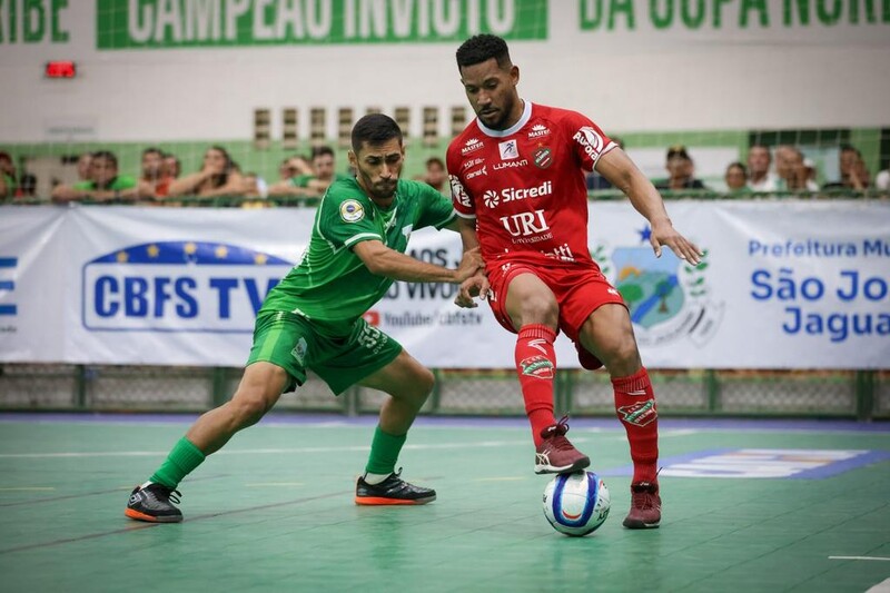 Atlântico vence fora de casa e larga em vantagem na semifinal da Copa do Brasil de Futsal
