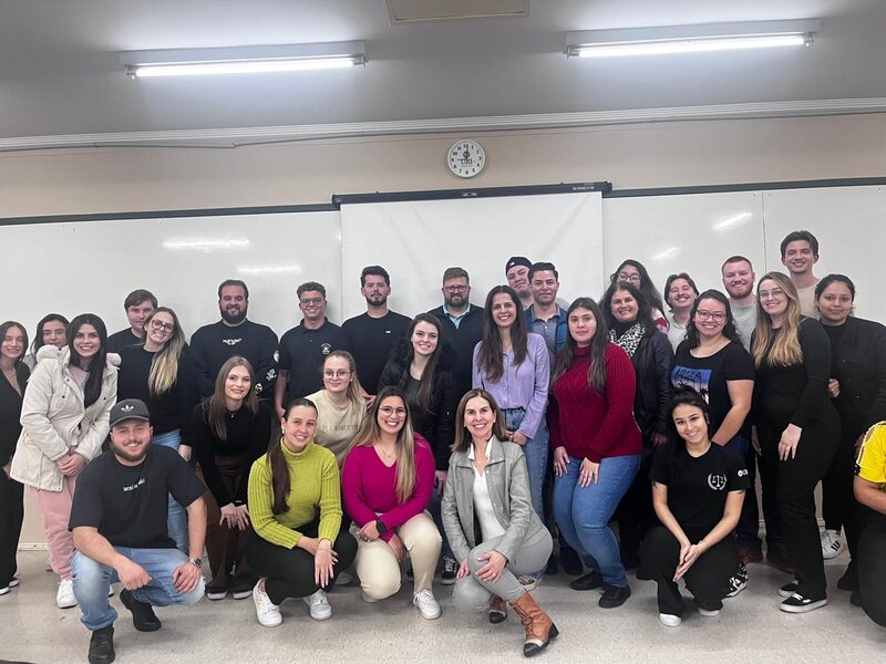 Palestra na URI incentiva reflexão sobre carreira e futuro profissional no Direito