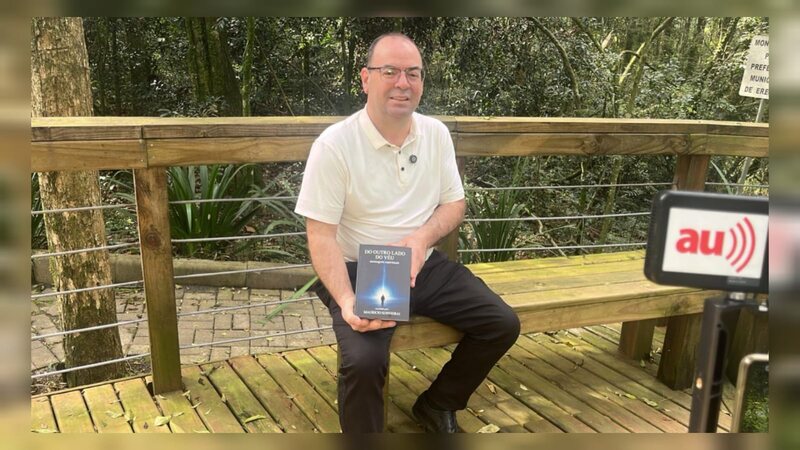 Maurício Konograi estreia na literatura com obra sobre espiritualidade
