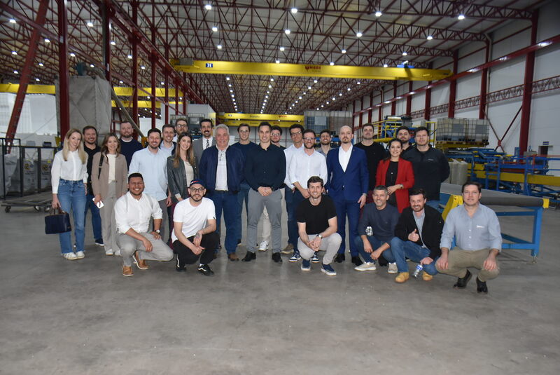 ACCIE Jovem realiza visita técnica à Brastelha e conhece tecnologia do processo de produção