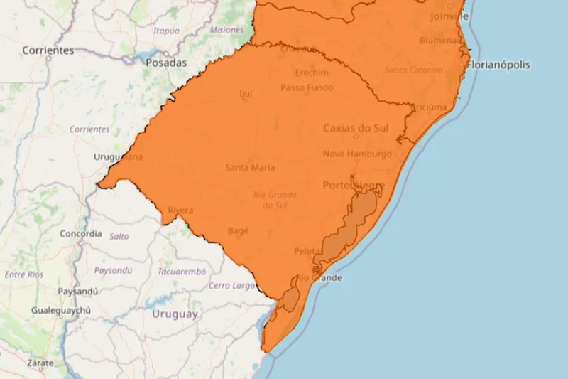 Domingo de alto risco de chuva forte e tempo severo no Sul do Brasil