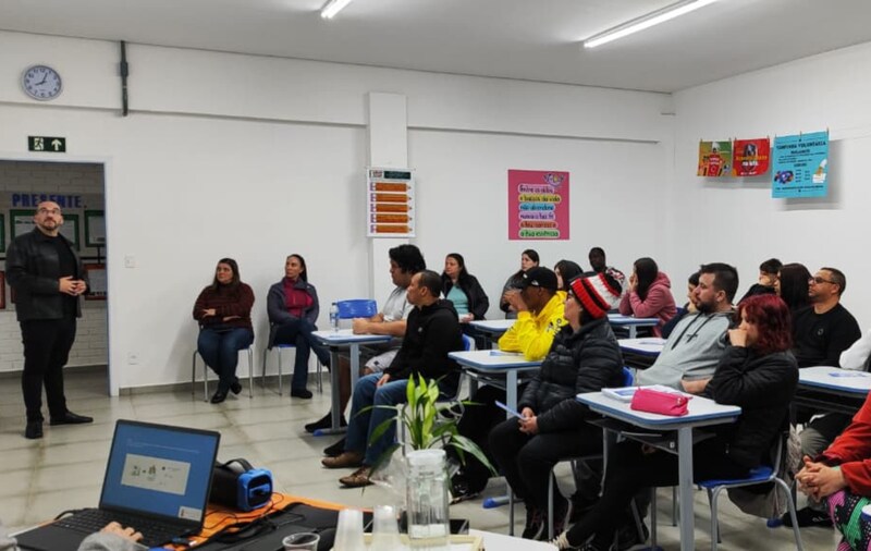 Palestra no CEJA promove conscientização fiscal e cidadania entre estudantes