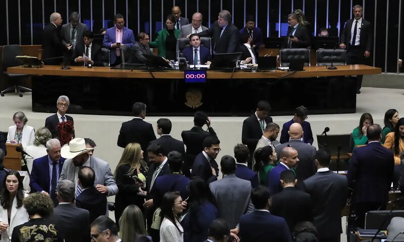 https://www.auonline.com.br/upload/noticias/2025/09/md_1ef27d6439309d22a40781b321875ce9.jpg