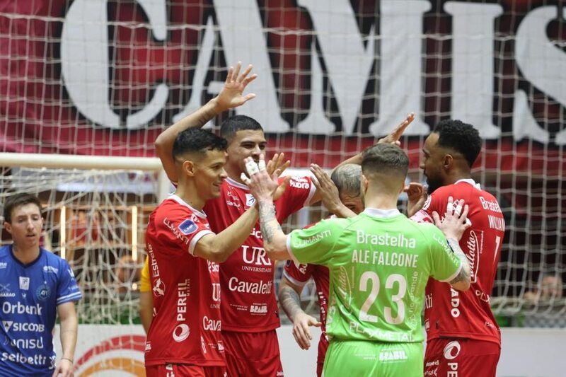 Atlântico vence com goleada, mantém liderança da LNF e se prepara para decisão no Gaúcho