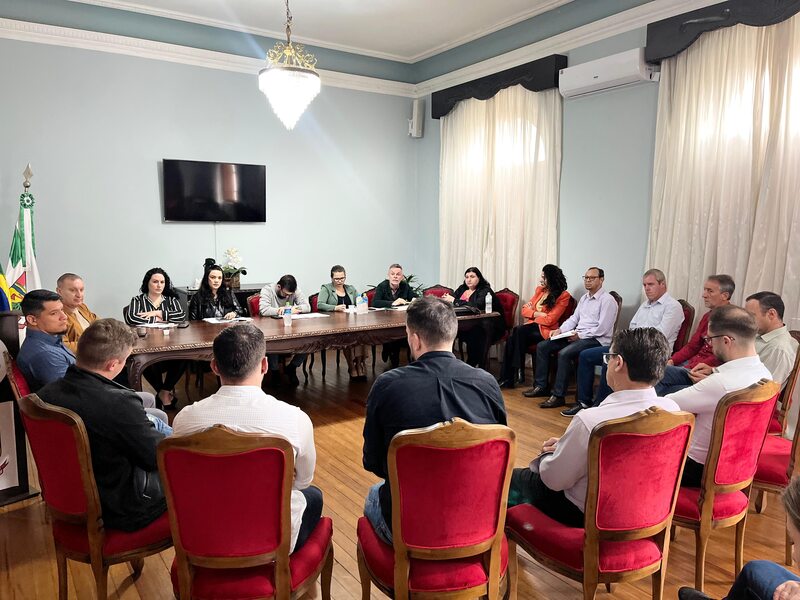 https://www.auonline.com.br/upload/noticias/2025/09/md_4f51e8e5664874cf74b9e06fa79a1be1.jpg