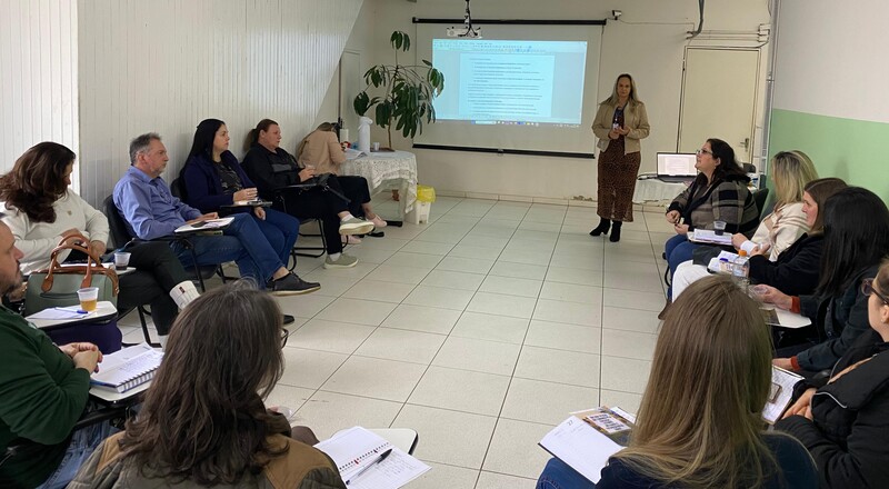 Erechim sedia reunião regional de Conselhos Municipais de Educação da AMAU