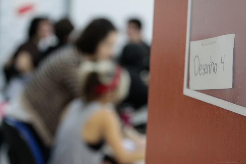 Udesc abre concurso para 40 vagas de professor com salários de até R$ 15,2 mil