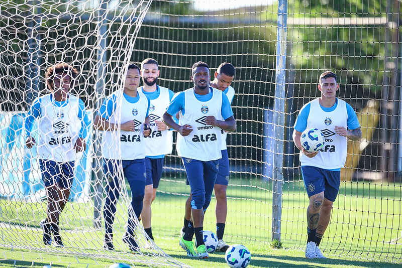 Grêmio recebe o Botafogo na Arena em jogo atrasado do Brasileirão