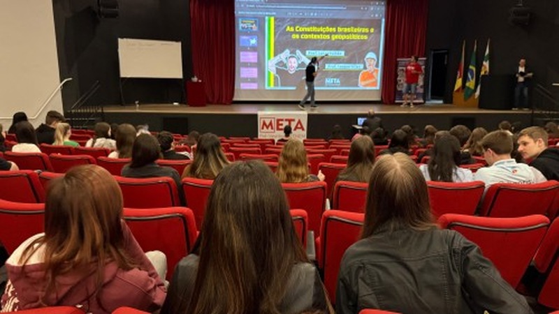 Pré-Enem Erechim 2025 inicia aulas com mais de 200 estudantes e foco no acesso ao ensino superior
