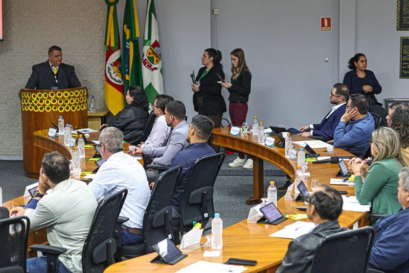 Ypiranga apresenta projetos e ações sociais na Câmara de Vereadores de Erechim