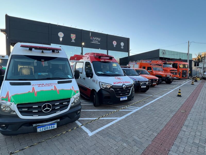 Erechim inaugura sede do GRAU, entrega ambulância e forma 18 voluntários da Força Voluntária Alto Uruguai