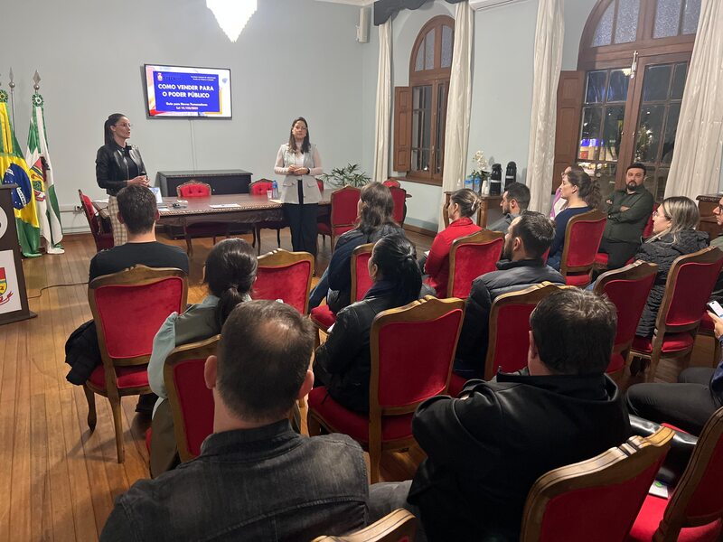 Empreendedores participam de palestra sobre nova Lei de Licitações
