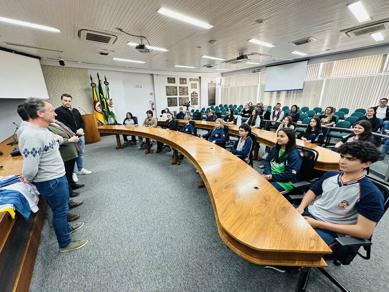 https://www.auonline.com.br/upload/noticias/2025/09/md_e320a6f64a9e3c1bbaaa211362b0e424.jpg