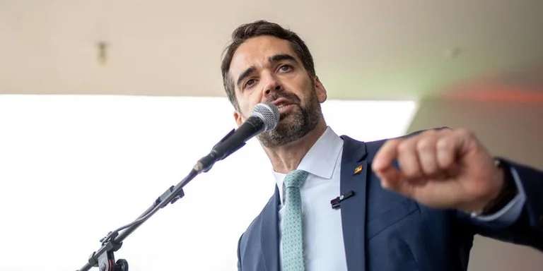 Leite envia à Assembleia projeto do 14º salário para professores gaúchos