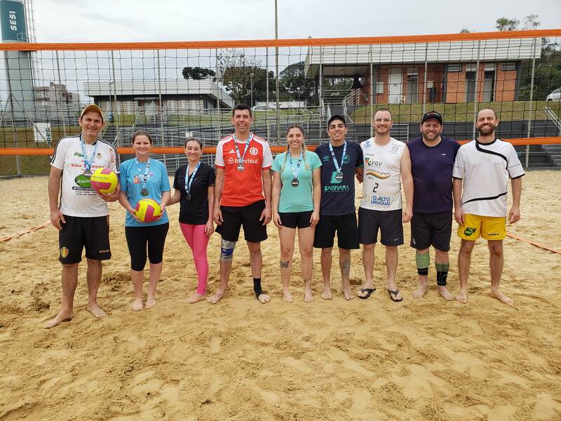 Confraternização e esporte marcam Torneio Interno de Vôlei de Praia da Comil