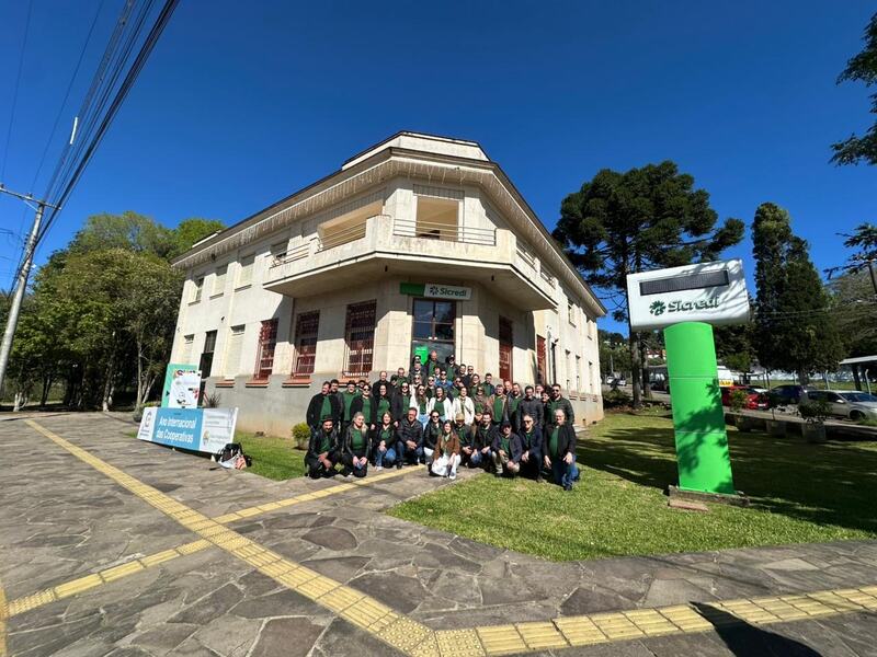 Coordenadores de núcleo do Sicredi aprofundam conhecimento sobre cooperativismo em Nova Petrópolis